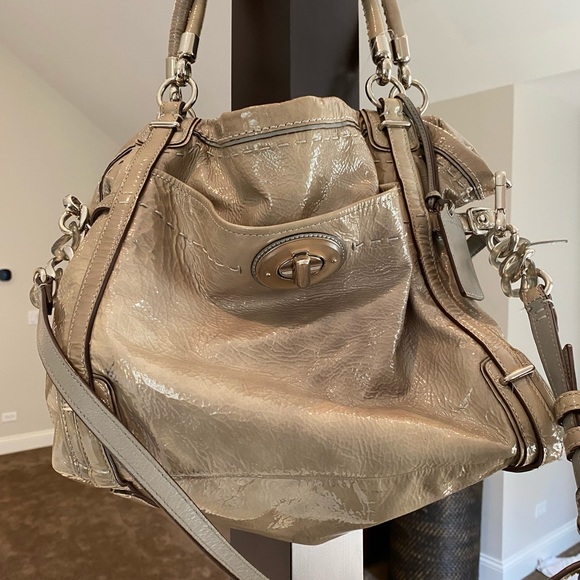 Coach patent leather collection purse - Picture 8 of 12